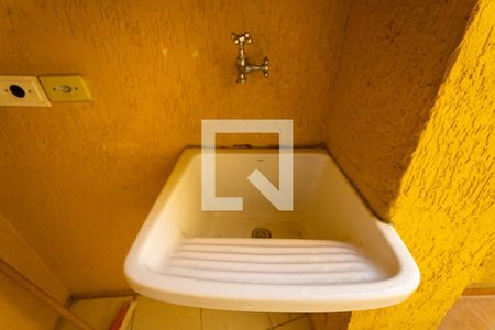 Casa à venda com 107m², 2 quartos e 2 vagas Casa à venda com 107m², 2 quartos e 2 vagasLavanderia