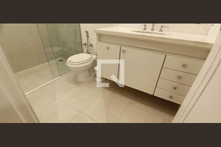 Casa à venda com 604m², 5 quartos e 4 vagas Casa à venda com 604m², 5 quartos e 4 vagasBanheiro da Suíte 4