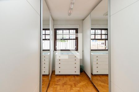 Casa à venda com 265m², 3 quartos e 4 vagas Casa à venda com 265m², 3 quartos e 4 vagasQuarto 2