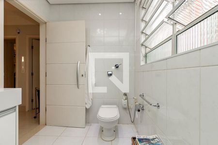 Casa à venda com 265m², 3 quartos e 4 vagas Casa à venda com 265m², 3 quartos e 4 vagasBanheiro