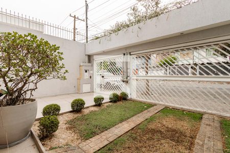 Casa à venda com 265m², 3 quartos e 4 vagas Casa à venda com 265m², 3 quartos e 4 vagasQuintal