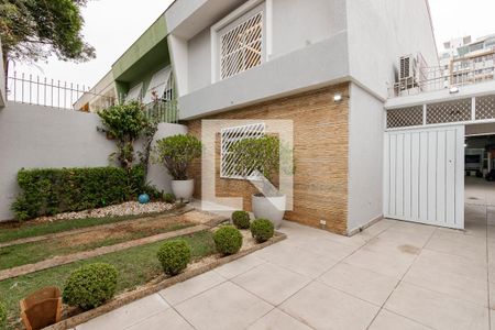Casa à venda com 265m², 3 quartos e 4 vagas Casa à venda com 265m², 3 quartos e 4 vagasQuintal