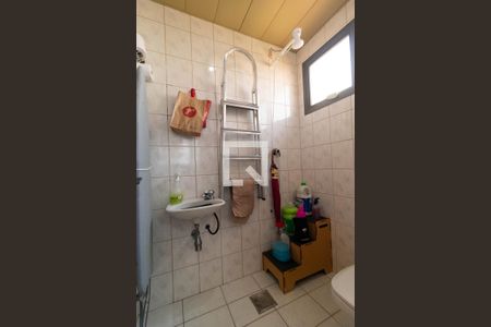 Apartamento à venda com 98m², 3 quartos e 3 vagas Apartamento à venda com 98m², 3 quartos e 3 vagasBanheiro de serviço