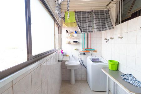 Apartamento à venda com 98m², 3 quartos e 3 vagas Apartamento à venda com 98m², 3 quartos e 3 vagasÁrea de Serviço