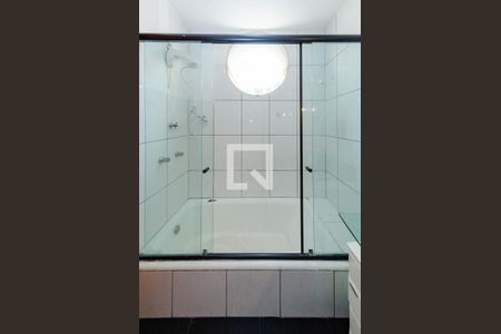 Apartamento à venda com 150m², 4 quartos e 2 vagas Apartamento à venda com 150m², 4 quartos e 2 vagasBanheiro suíte 1