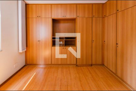 Apartamento à venda com 150m², 4 quartos e 2 vagas Apartamento à venda com 150m², 4 quartos e 2 vagasSuíte 2