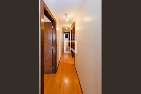 Apartamento à venda com 150m², 4 quartos e 2 vagas Apartamento à venda com 150m², 4 quartos e 2 vagasCorredor