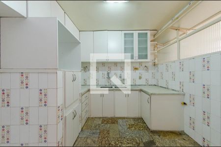 Apartamento à venda com 150m², 4 quartos e 2 vagas Apartamento à venda com 150m², 4 quartos e 2 vagasCozinha