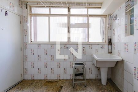 Apartamento à venda com 150m², 4 quartos e 2 vagas Apartamento à venda com 150m², 4 quartos e 2 vagasÁrea de serviço