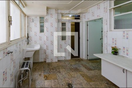 Apartamento à venda com 150m², 4 quartos e 2 vagas Apartamento à venda com 150m², 4 quartos e 2 vagasÁrea de serviço