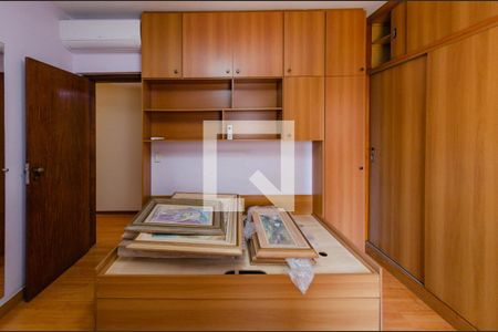 Apartamento à venda com 150m², 4 quartos e 2 vagas Apartamento à venda com 150m², 4 quartos e 2 vagasSuíte 1