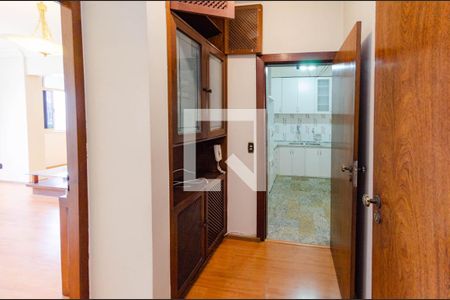 Apartamento à venda com 150m², 4 quartos e 2 vagas Apartamento à venda com 150m², 4 quartos e 2 vagasCorredor