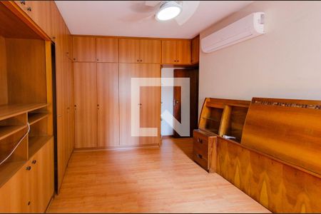 Apartamento à venda com 150m², 4 quartos e 2 vagas Apartamento à venda com 150m², 4 quartos e 2 vagasSuíte 2