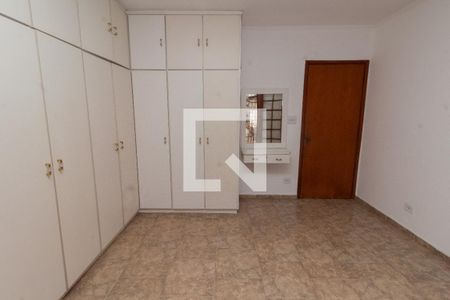 Casa à venda com 190m², 4 quartos e 2 vagasQuarto 4 - suíte com varanda
