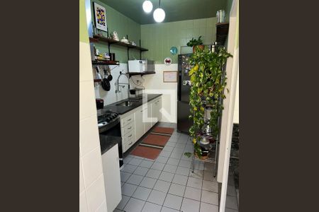 Apartamento à venda com 220m², 4 quartos e 4 vagasCozinha