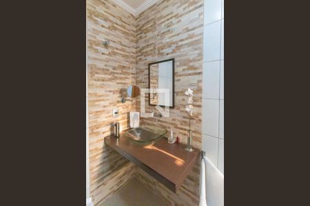 Casa à venda com 64m², 2 quartos e 3 vagas Casa à venda com 64m², 2 quartos e 3 vagasBanheiro da Suíte