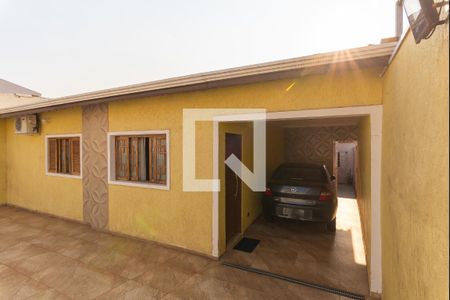 Casa à venda com 64m², 2 quartos e 3 vagas Casa à venda com 64m², 2 quartos e 3 vagasGaragem