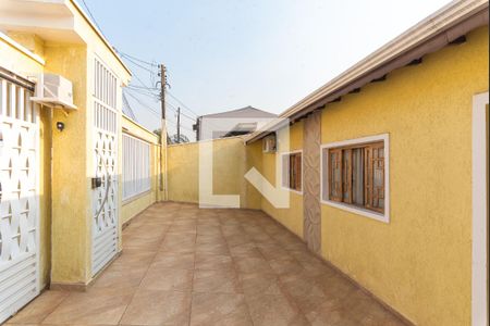 Casa à venda com 64m², 2 quartos e 3 vagas Casa à venda com 64m², 2 quartos e 3 vagasGaragem
