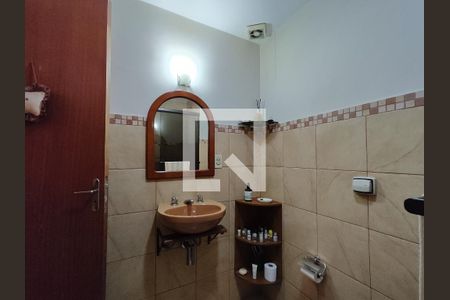 Apartamento à venda com 238m², 4 quartos e 3 vagas Apartamento à venda com 238m², 4 quartos e 3 vagasBanheiro Corredor