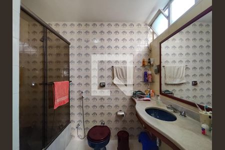 Apartamento à venda com 238m², 4 quartos e 3 vagas Apartamento à venda com 238m², 4 quartos e 3 vagasBanheiro da Suíte