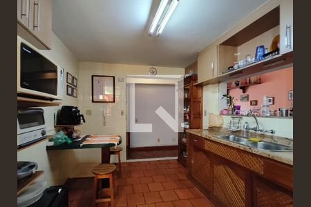 Apartamento à venda com 238m², 4 quartos e 3 vagas Apartamento à venda com 238m², 4 quartos e 3 vagasCozinha