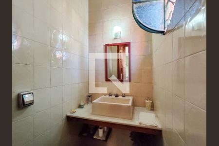 Apartamento à venda com 238m², 4 quartos e 3 vagas Apartamento à venda com 238m², 4 quartos e 3 vagasBanheiro de Serviço