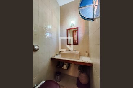 Apartamento à venda com 238m², 4 quartos e 3 vagas Apartamento à venda com 238m², 4 quartos e 3 vagasBanheiro de Serviço