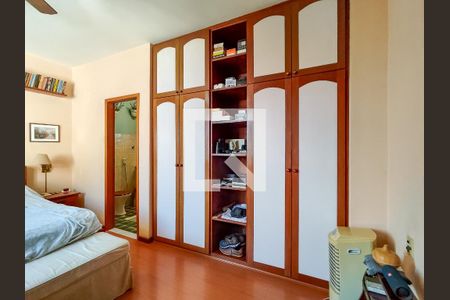 Apartamento à venda com 238m², 4 quartos e 3 vagas Apartamento à venda com 238m², 4 quartos e 3 vagasSuíte 2