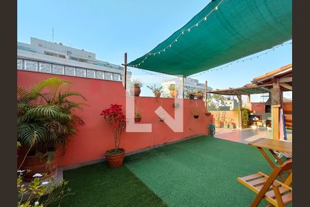 Apartamento à venda com 238m², 4 quartos e 3 vagas Apartamento à venda com 238m², 4 quartos e 3 vagasTerraço