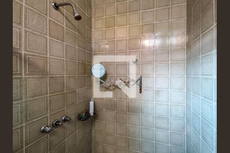 Apartamento à venda com 238m², 4 quartos e 3 vagas Apartamento à venda com 238m², 4 quartos e 3 vagasBanheiro da Suíte 2