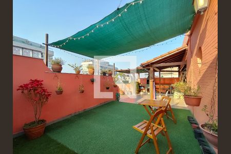 Apartamento à venda com 238m², 4 quartos e 3 vagas Apartamento à venda com 238m², 4 quartos e 3 vagasTerraço