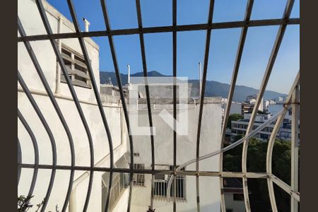 Apartamento à venda com 238m², 4 quartos e 3 vagas Apartamento à venda com 238m², 4 quartos e 3 vagasVista da Suíte 2