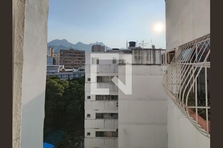 Apartamento à venda com 238m², 4 quartos e 3 vagas Apartamento à venda com 238m², 4 quartos e 3 vagasÁrea de Serviço