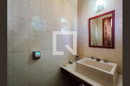 Apartamento à venda com 238m², 4 quartos e 3 vagas Apartamento à venda com 238m², 4 quartos e 3 vagasBanheiro de Serviço