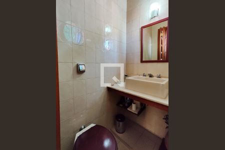 Apartamento à venda com 238m², 4 quartos e 3 vagas Apartamento à venda com 238m², 4 quartos e 3 vagasBanheiro de Serviço