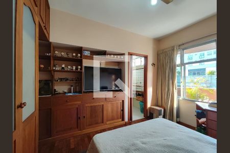 Apartamento à venda com 238m², 4 quartos e 3 vagas Apartamento à venda com 238m², 4 quartos e 3 vagasSuíte