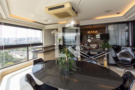 Apartamento à venda com 300m², 4 quartos e 4 vagas Apartamento à venda com 300m², 4 quartos e 4 vagasVaranda