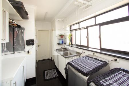 Apartamento à venda com 300m², 4 quartos e 4 vagas Apartamento à venda com 300m², 4 quartos e 4 vagasÁrea de Serviço