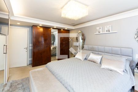 Apartamento à venda com 300m², 4 quartos e 4 vagas Apartamento à venda com 300m², 4 quartos e 4 vagasSuíte 3