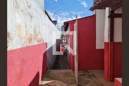 Casa à venda com 80m², 3 quartos e 2 vagas Edícula e Area de Serviço 