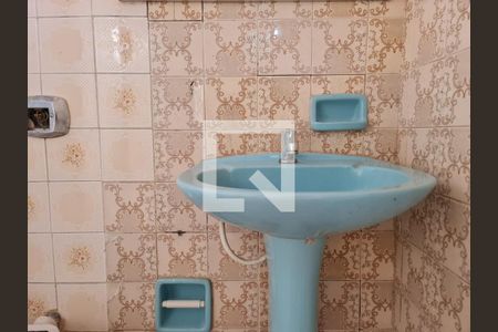 Casa à venda com 80m², 3 quartos e 2 vagasBanheiro Social 