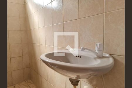 Casa à venda com 80m², 3 quartos e 2 vagasBanheiro da Edícula 