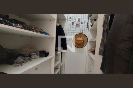 Apartamento à venda com 89m², 3 quartos e 2 vagas Apartamento à venda com 89m², 3 quartos e 2 vagasCloset Quarto 1 suíte