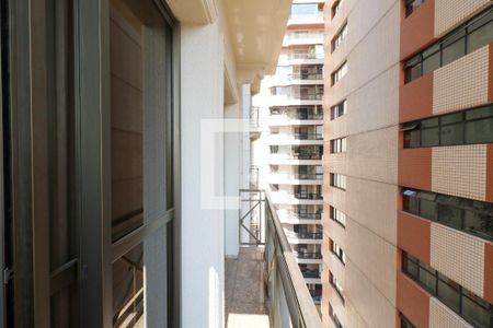 Apartamento à venda com 38m², 1 quarto e 1 vaga Apartamento à venda com 38m², 1 quarto e 1 vagaVaranda