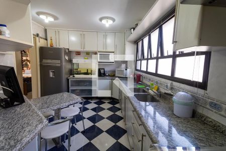 Apartamento para alugar com 116m², 3 quartos e 2 vagas Apartamento para alugar com 116m², 3 quartos e 2 vagasCozinha