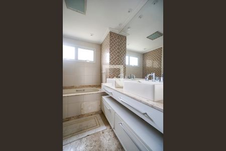 Apartamento para alugar com 170m², 4 quartos e 3 vagasBanheiro da suíte 04