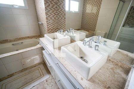Apartamento para alugar com 170m², 4 quartos e 3 vagasBanheiro da suíte 04