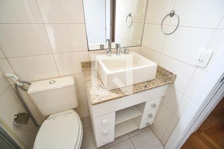 Apartamento para alugar com 170m², 4 quartos e 3 vagasBanheiro das suítes 01 e 02