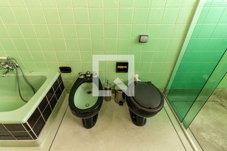 Casa à venda com 450m², 4 quartos e 5 vagas Casa à venda com 450m², 4 quartos e 5 vagasBanheiro 1