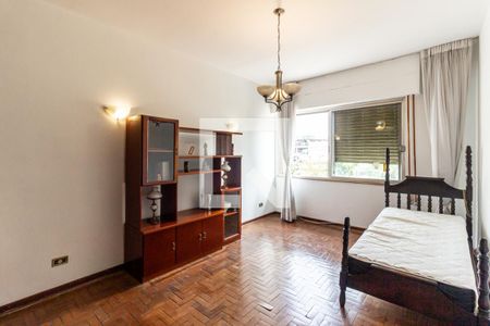 Casa à venda com 450m², 4 quartos e 5 vagas Casa à venda com 450m², 4 quartos e 5 vagasQuarto 2